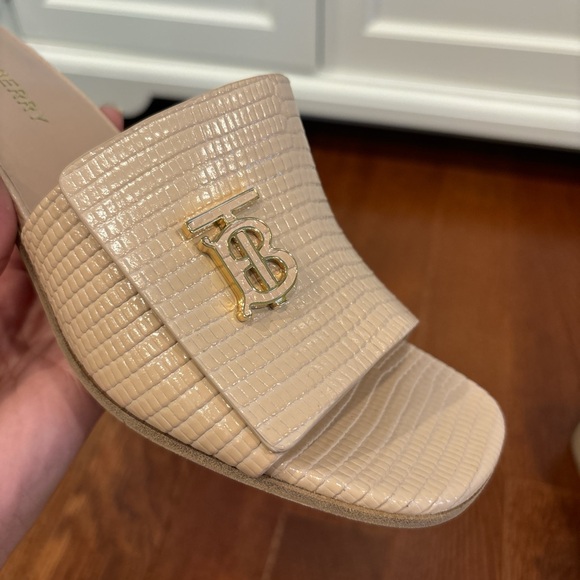 Authentic BURBERRY Winnie Embossed TB Monogram Slides! BRAND NEW! With dust bags - Picture 7 of 7